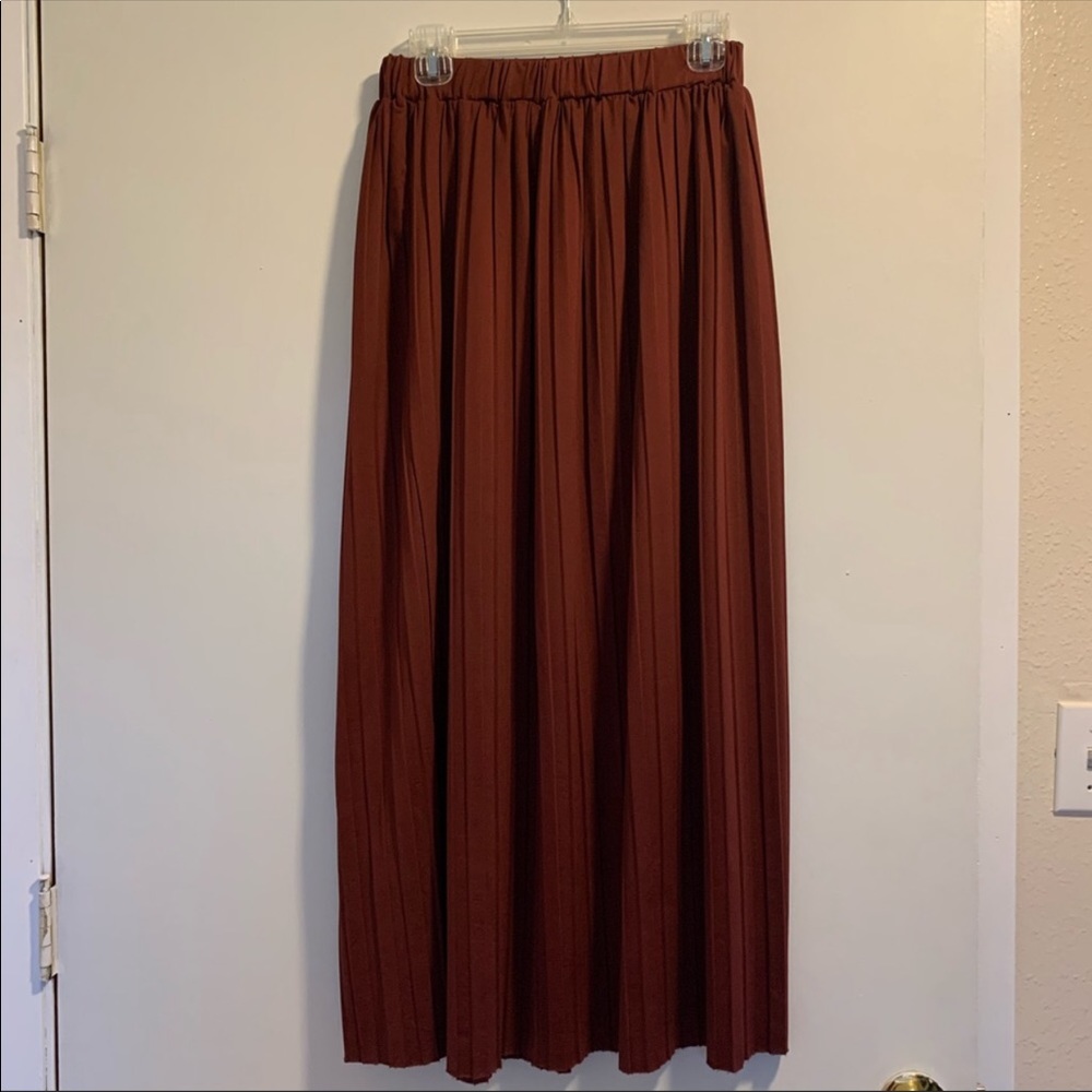 Burgundy Skirt🤎